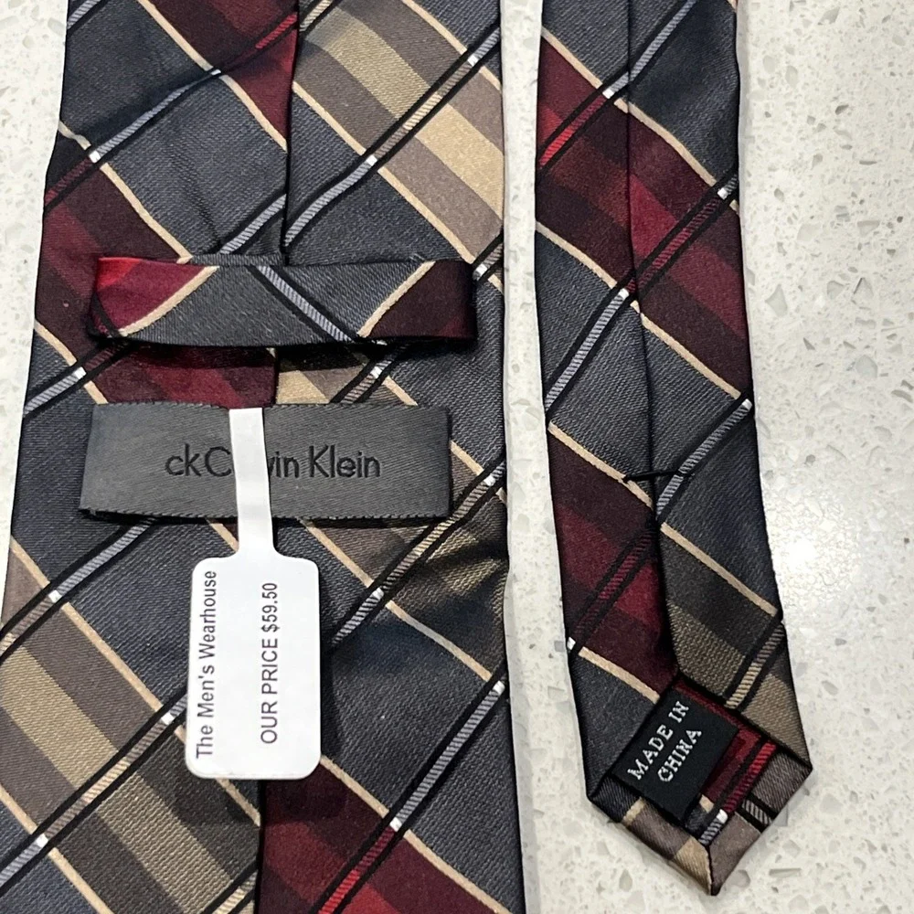 Calvin Klein Tie Mens One Size Plaid 100% Silk Classic Woven Necktie